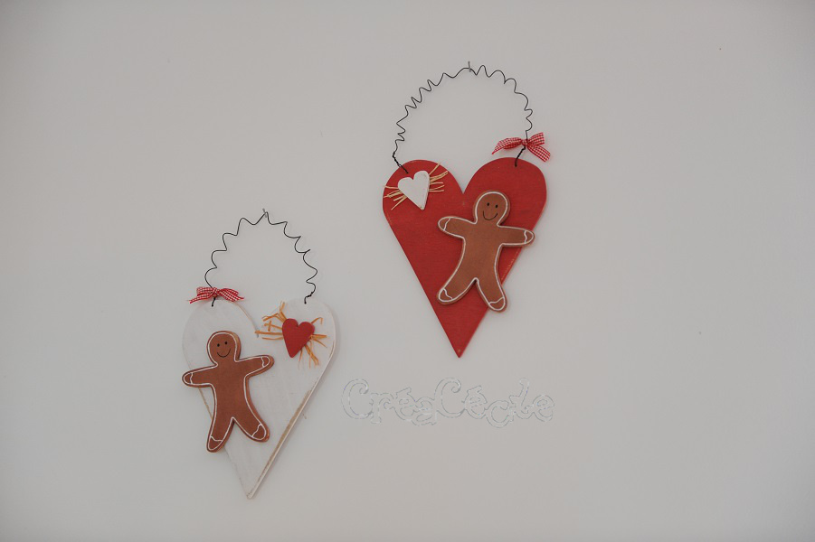 Coeurs en bois Noël "bonhommes en pain d'épice"